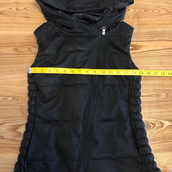 Ladies black puffy vest - Picture 5 of 6